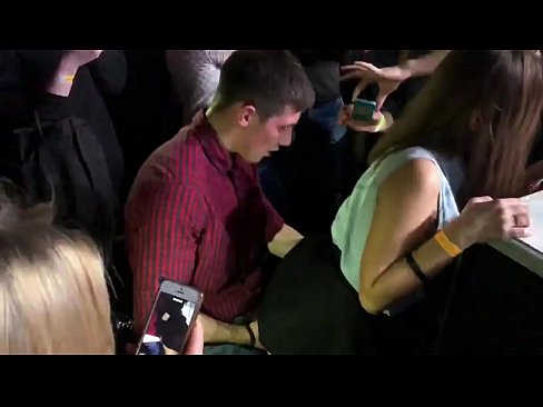 ❤️ Sex nyata dina nightclub Rusia. gadis Rusia 18 taun heubeul dina anus jeung heunceut fucked di nightclub a ️ video bangsat  di urang ❌️